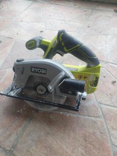 Location : scie circulaire Location : scie circulaire